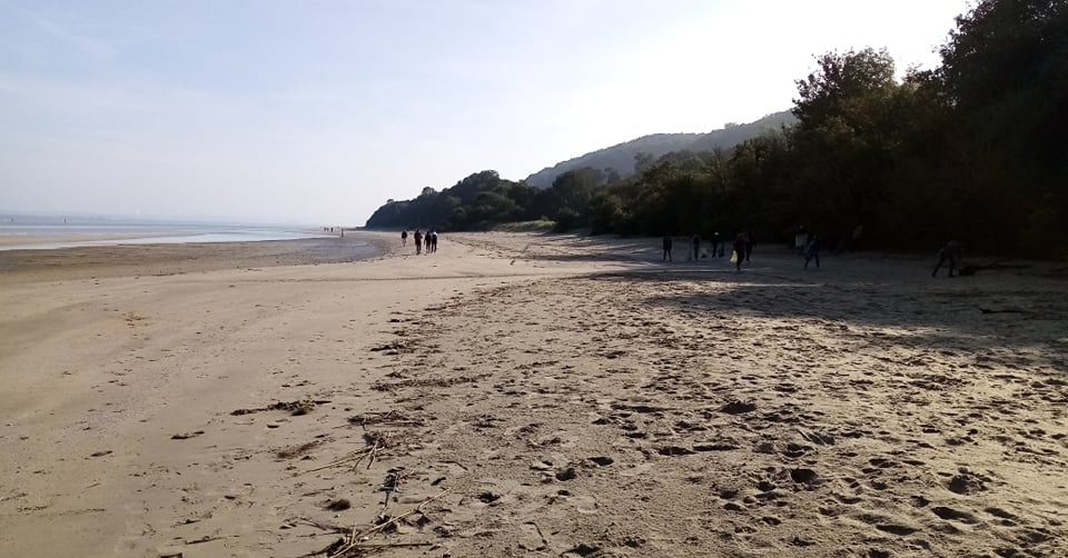 Nettoyage collectif de la plage de Vasouy.